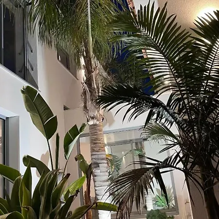 55 * Hyères